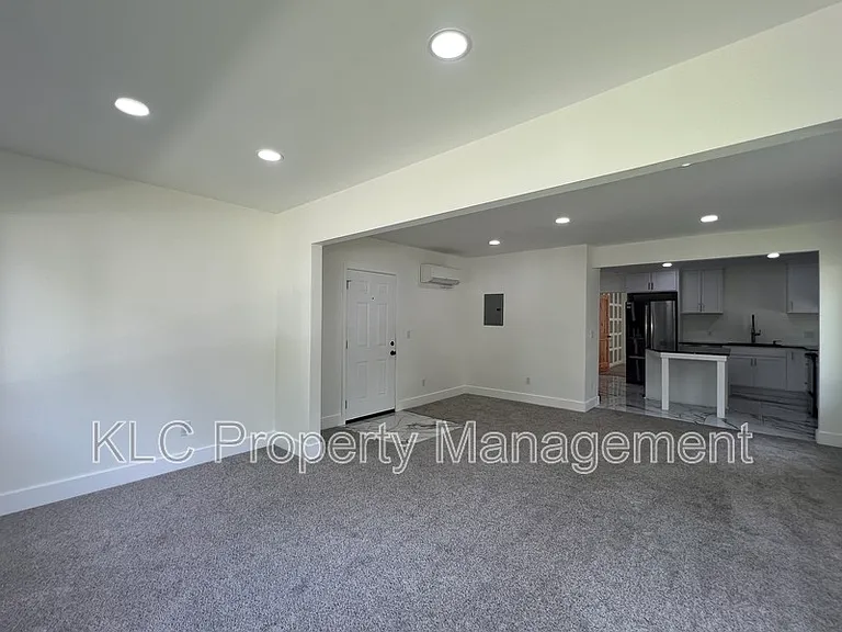 3719 3rd St #1 — Photo 10