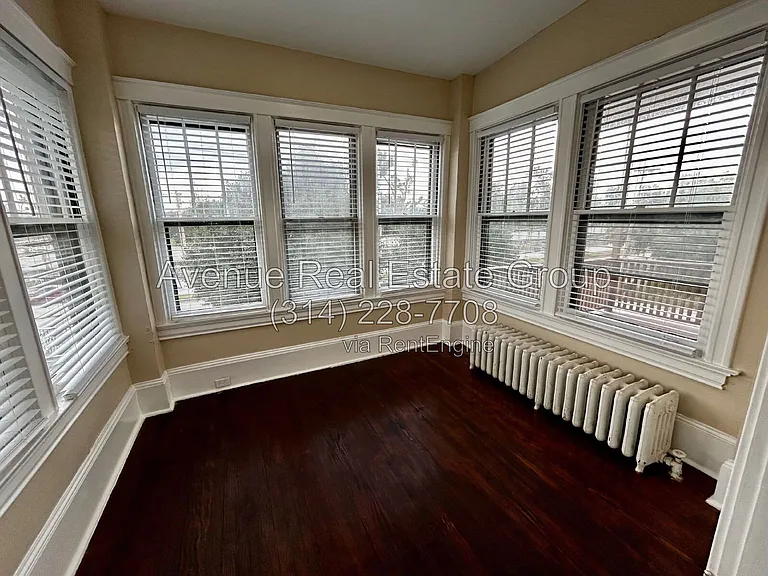 6028 Pershing Ave — Photo 7