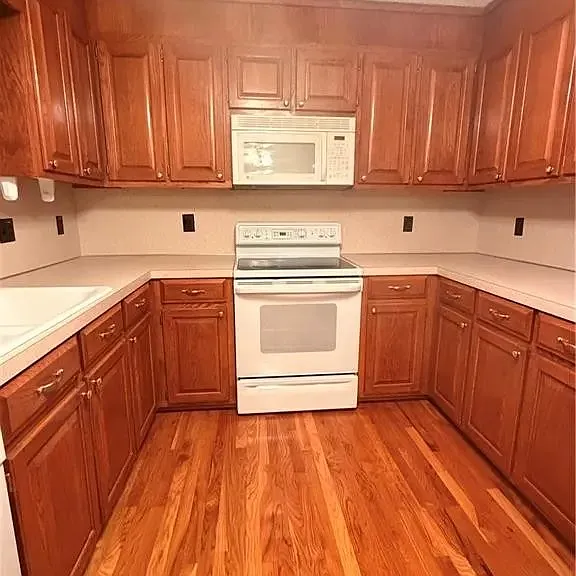 415 Watkins Rd — Photo 12