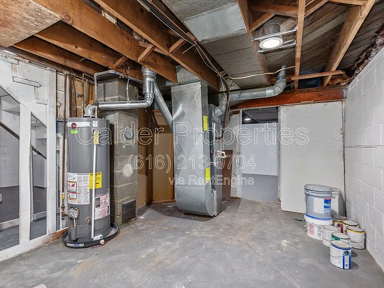 1031 Merrifield St SE — Photo 33