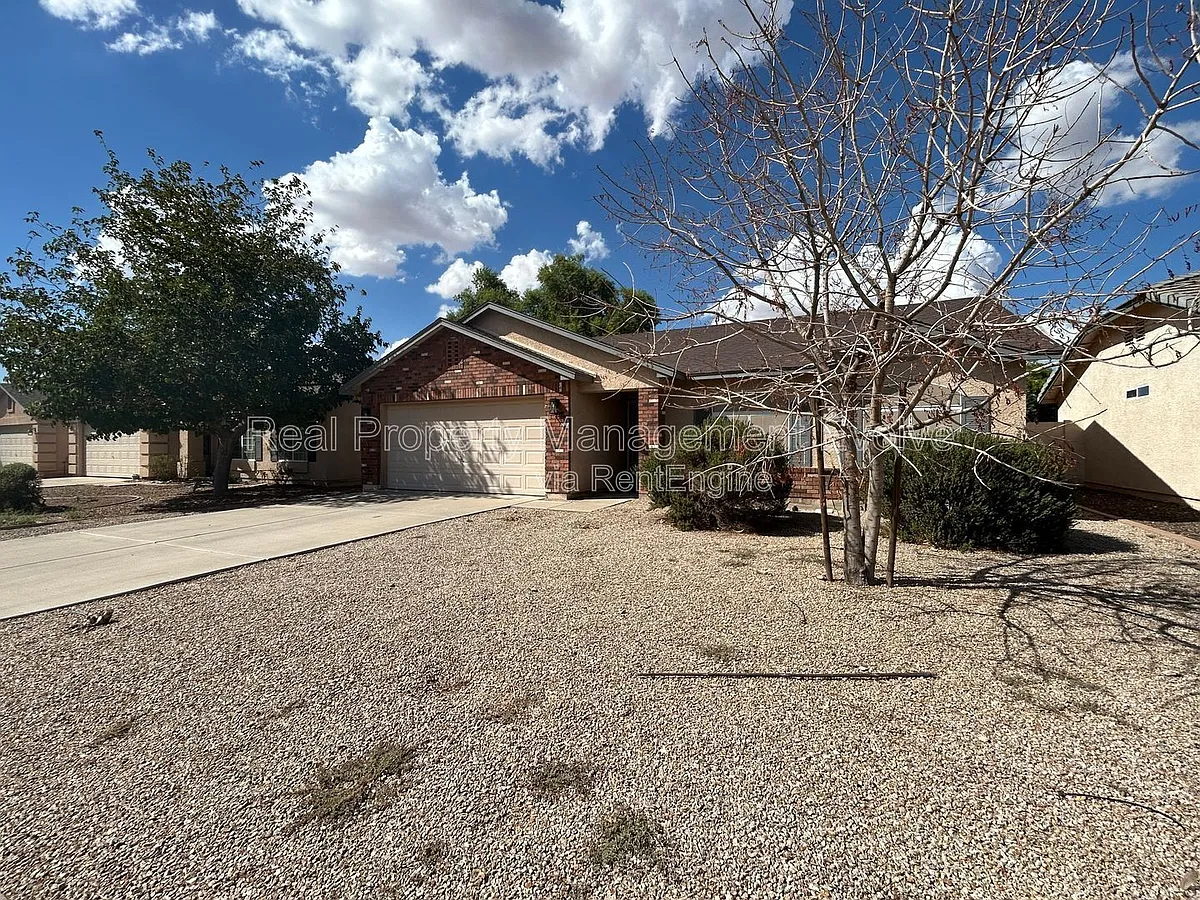 Building Photo - 4926 E Whitehall Dr