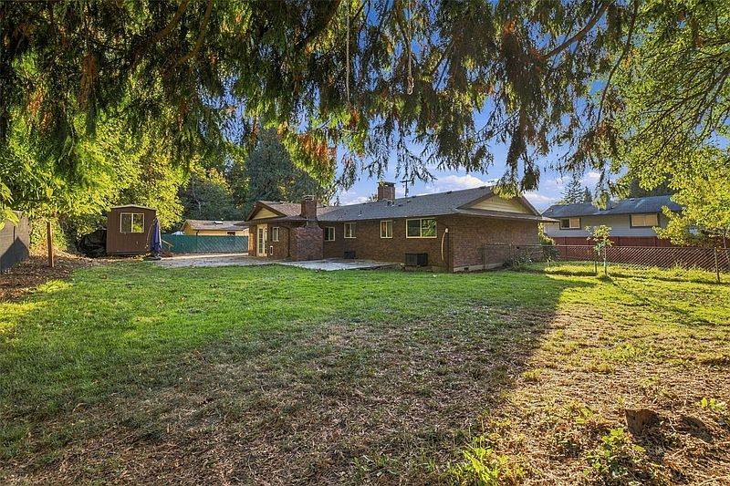 3rd image of 824 26th Street SE