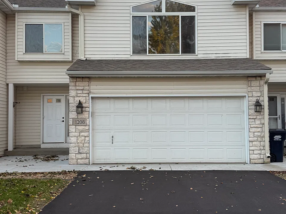 1208 Willow Trl