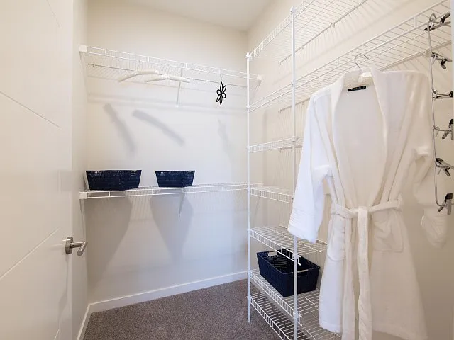 Extra Large Walk-In Closets