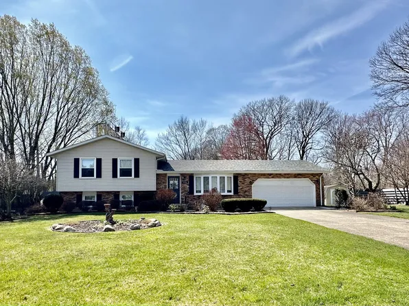 226 Michael Dr, Chesterton, IN 46304
