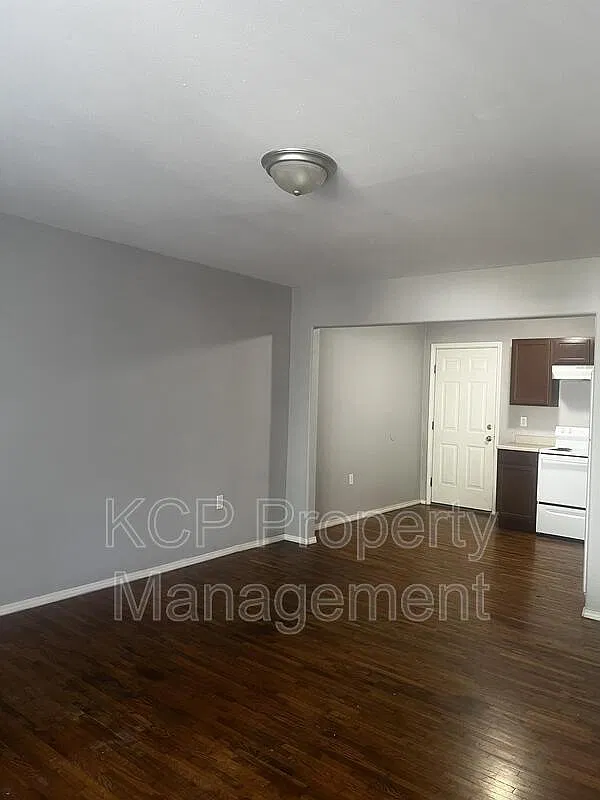 2 bed, 1.0 bath, 760 sqft, $750 — Photo 4