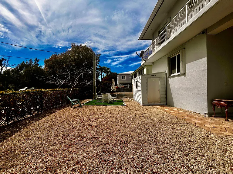 156 Marina Ave — Photo 23