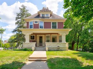 831 E College St, Iowa City, IA 52240