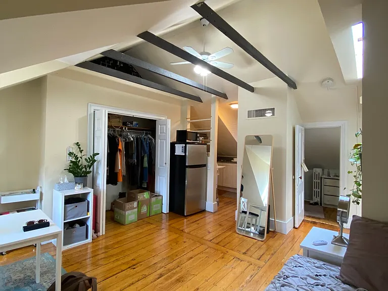 32 Irving St #4 — Photo 6