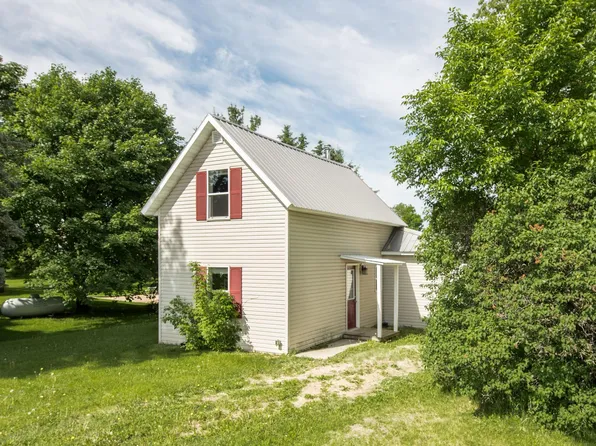 402 Sanstead St W, Garfield, MN 56332