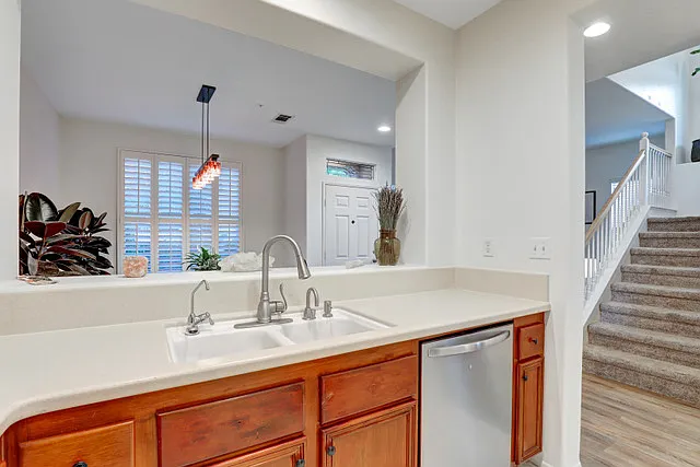 285 Woodcrest Ln — Photo 12