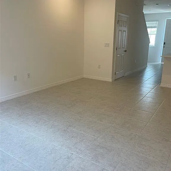 1260 Stockwell Ave — Photo 4