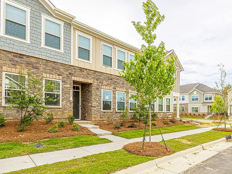 317 Planters Trace Ln — Photo 3