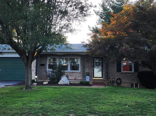 123 Ivy Dr, Red Lion, PA 17356