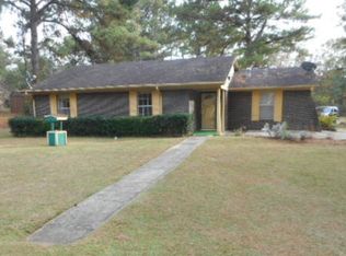 2703 Rainbow Dr, Tuskegee Institute, AL 36088