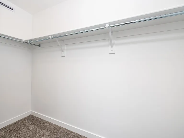 E 1415 S — Photo 17