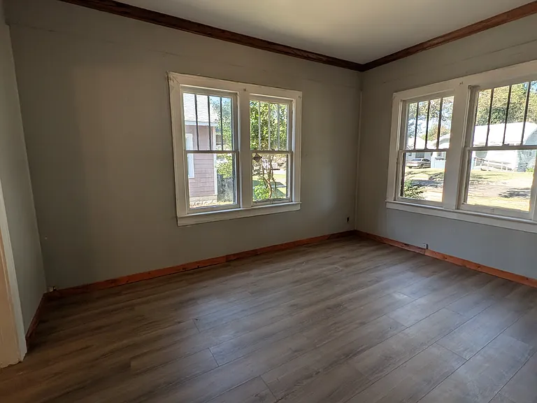 531 W Wallace St — Photo 5