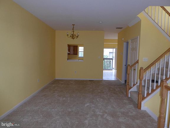 4th image of 2509 Clover Field Cir