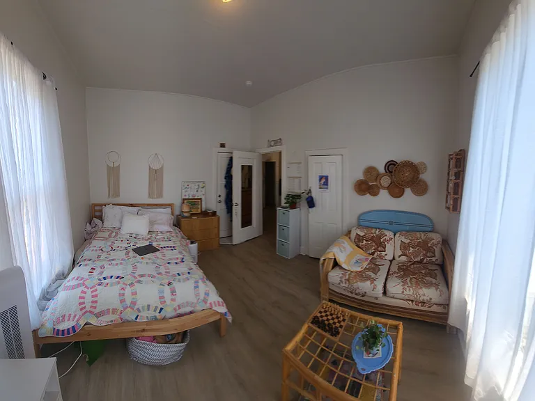 554 W Foothill Blvd — Photo 7