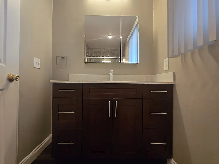 520 Van Buren Avenue — Photo 114