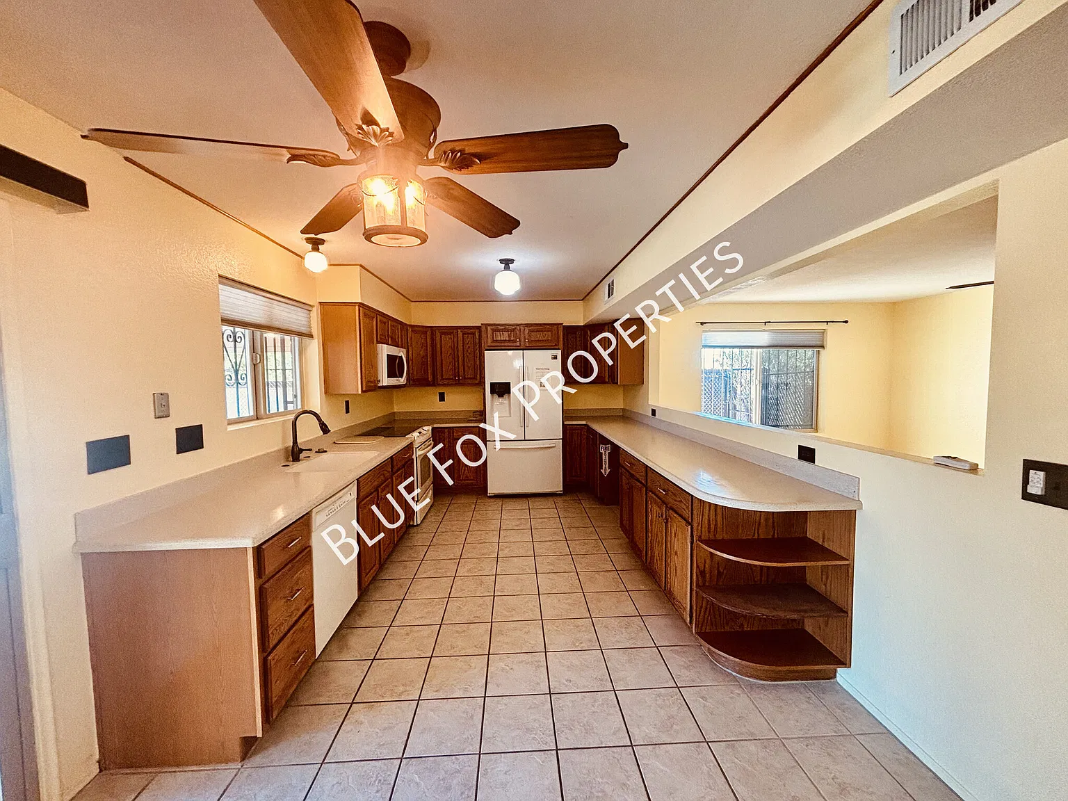 8401 East Stella Road — Photo 2