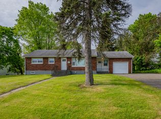 93 Wesley St, Waterbury, CT 06708