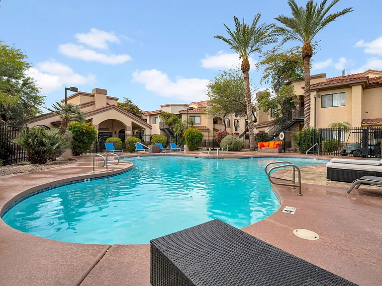 Desert Jewel Apartments — Photo 17