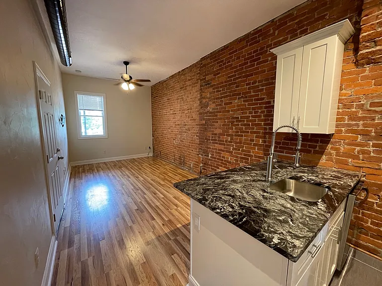 4028 Liberty Ave — Photo 2