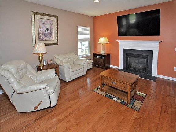 2nd image of 201 Edenburg Dr