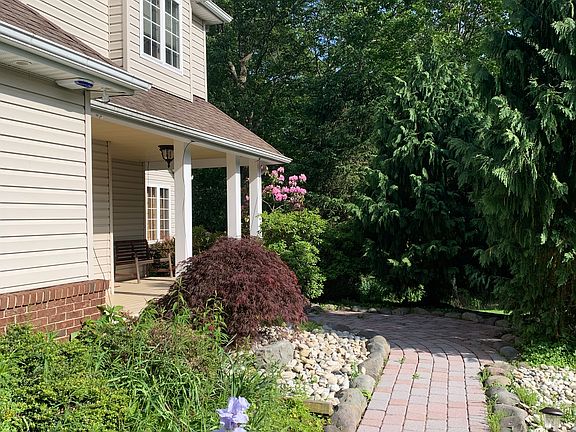 Front walkway 
