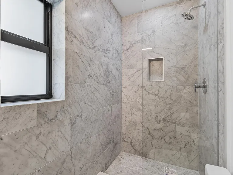 3720 Morton Ave — Photo 12