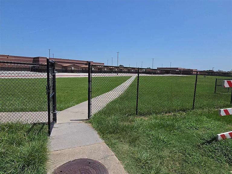 3031 E Lockeridge Village Dr — Photo 31