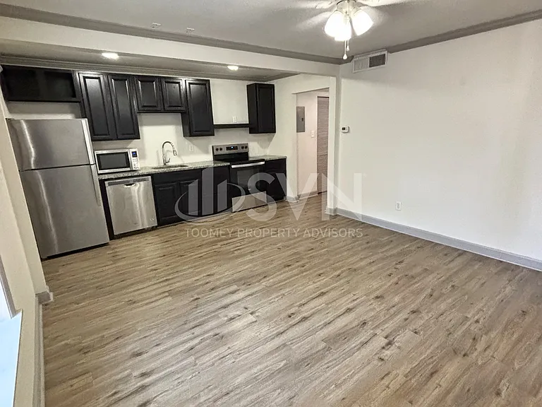 The Woodlands Apartments — Photo 8
