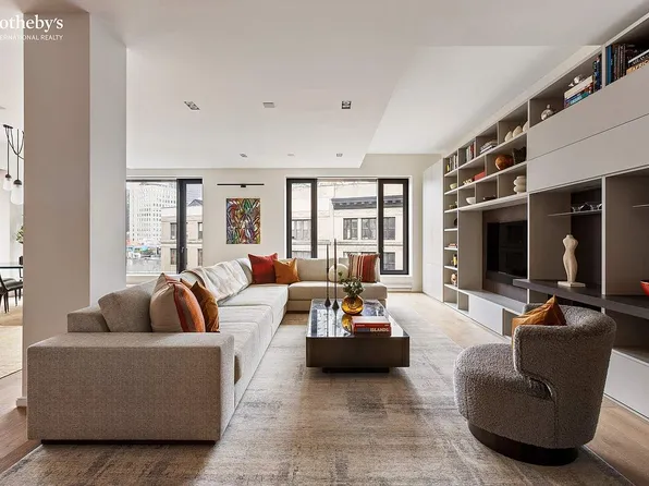 11 Beach St APT 8C, New York, NY 10013