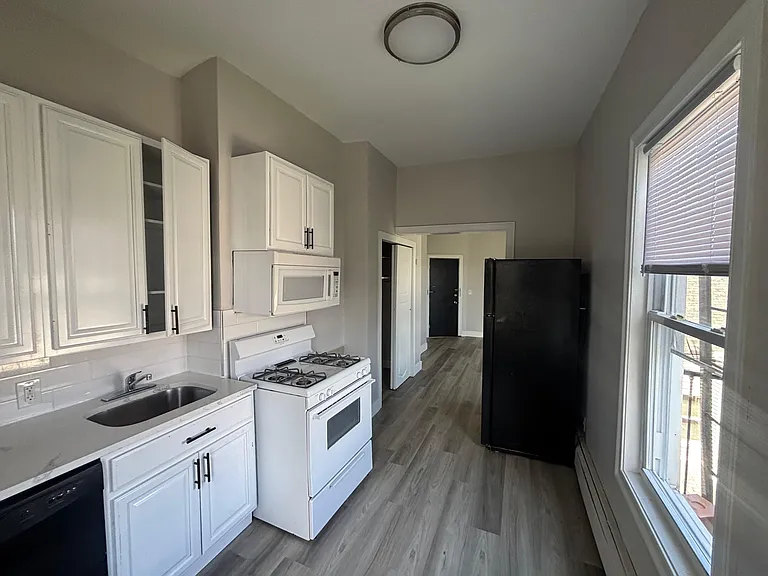 95 Beacon Ave #9E — Photo 2