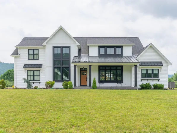 102 Middle Ridge Rd, Hollidaysburg, PA 16648