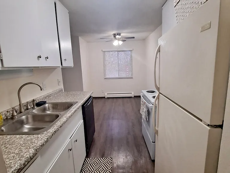 Old Hudson Place — Photo 40