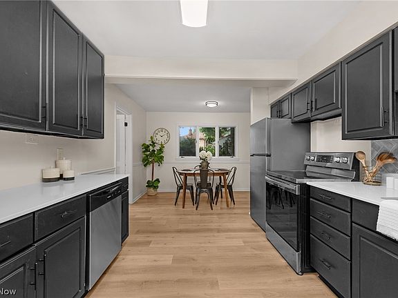 4th image of 2348 Buena Vista Dr
