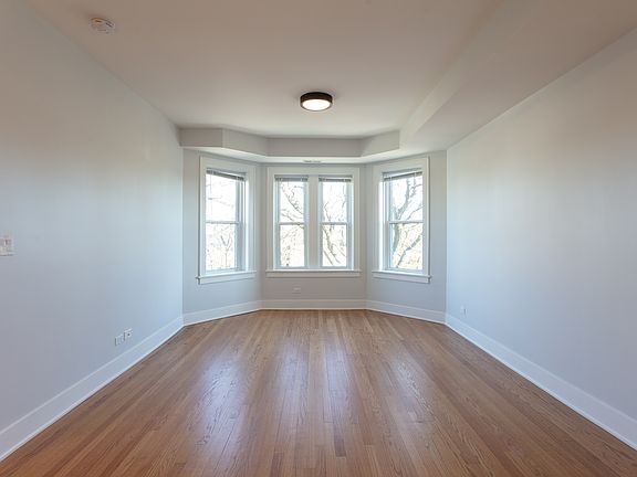 3rd image of 4122 N Keeler Ave APT 3E