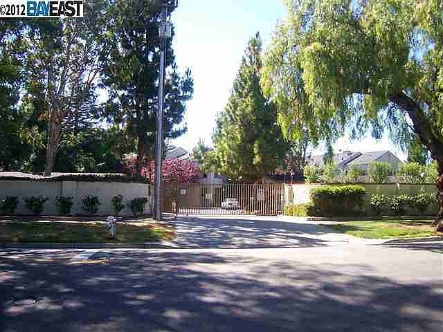 2nd image of 22511 Center St