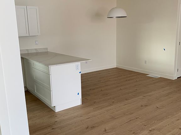 dining area - kitchen to the left
