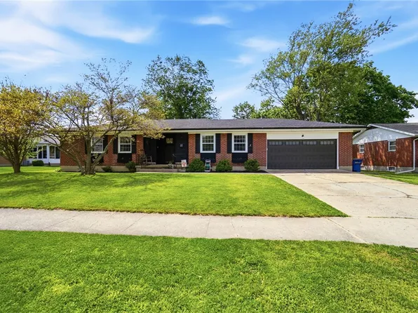 301 Arlington Rd, Brookville, OH 45309