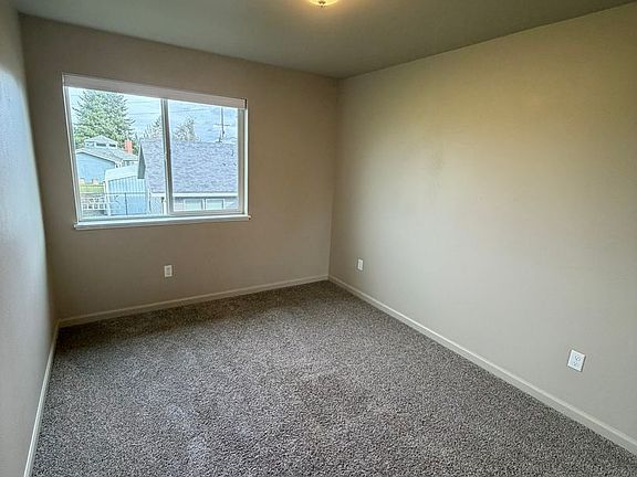 5th image of 205 W J St