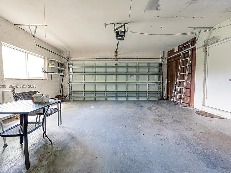 580 University Dr #2 — Photo 18