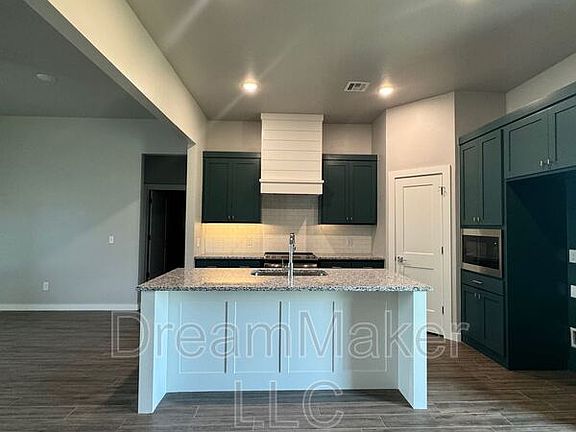 3rd image of 728 Flowers Dr