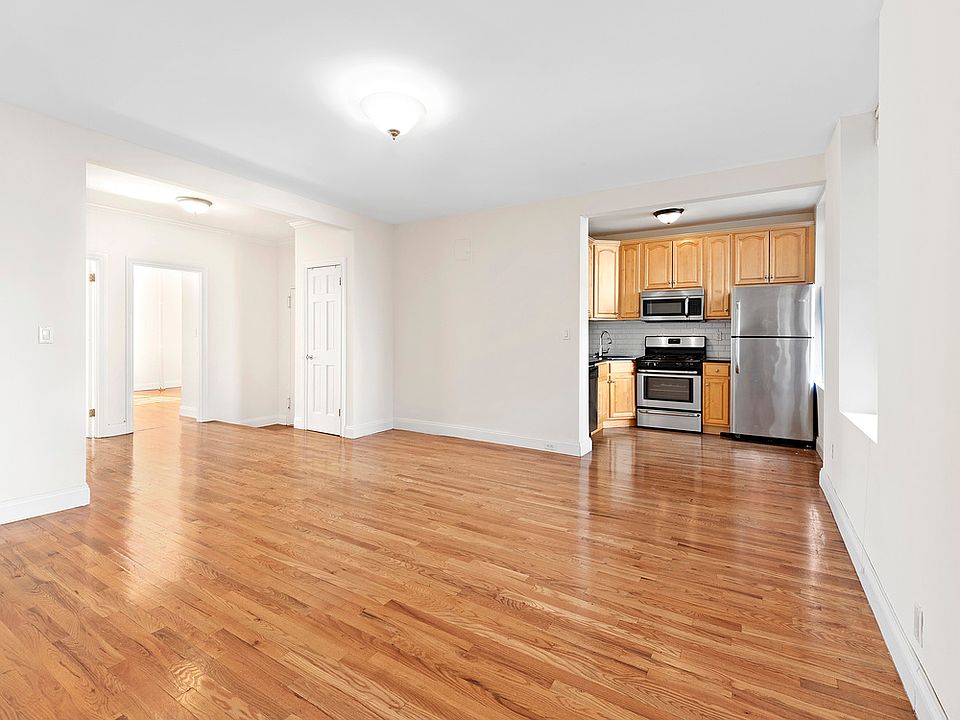 1st image of 319 E 10th St Fl 3