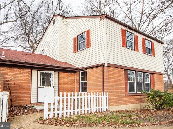 757 Plumtree Ln, Claymont, DE 19703