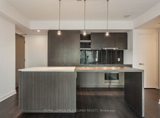 88 Harbour St #1106, Toronto, ON M5J 0C3