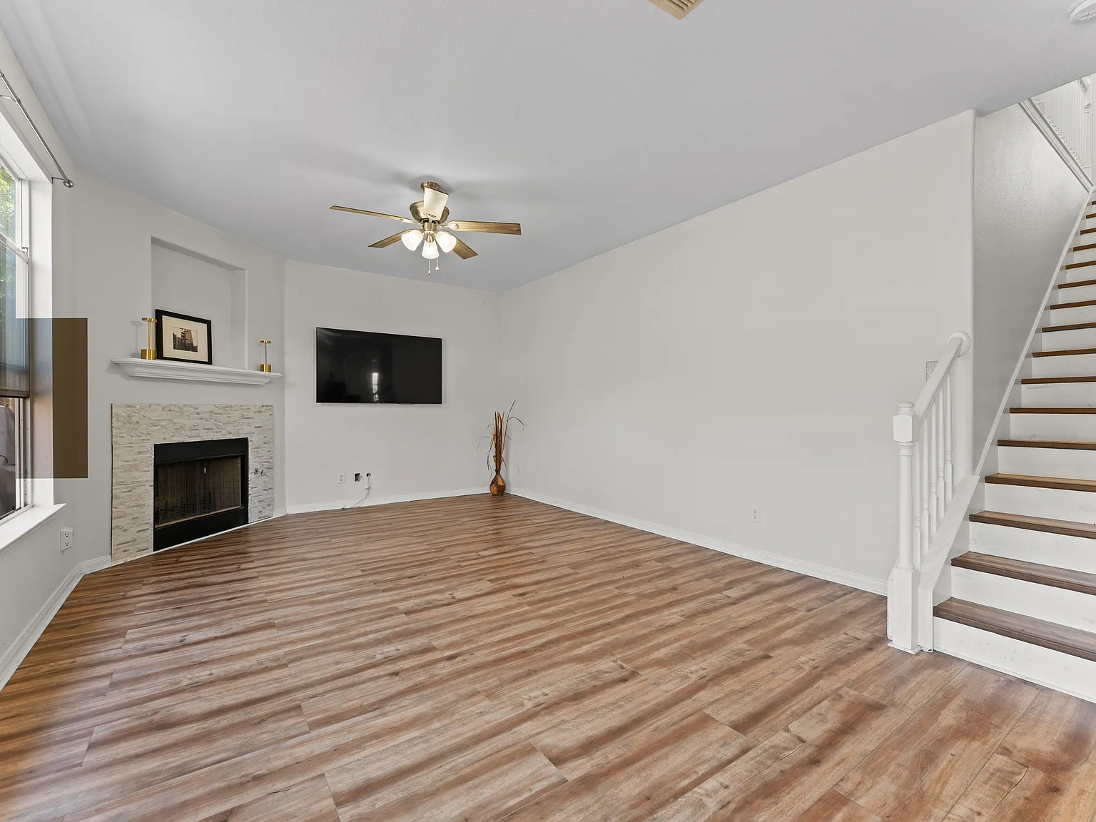 5 bed, 2484 sqft, $2,550 — Photo 4