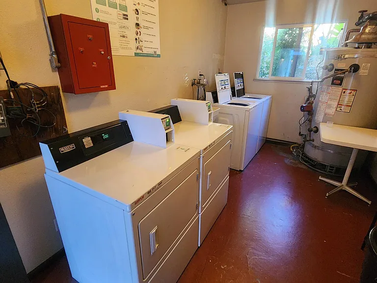 2222 I St #13 — Photo 28